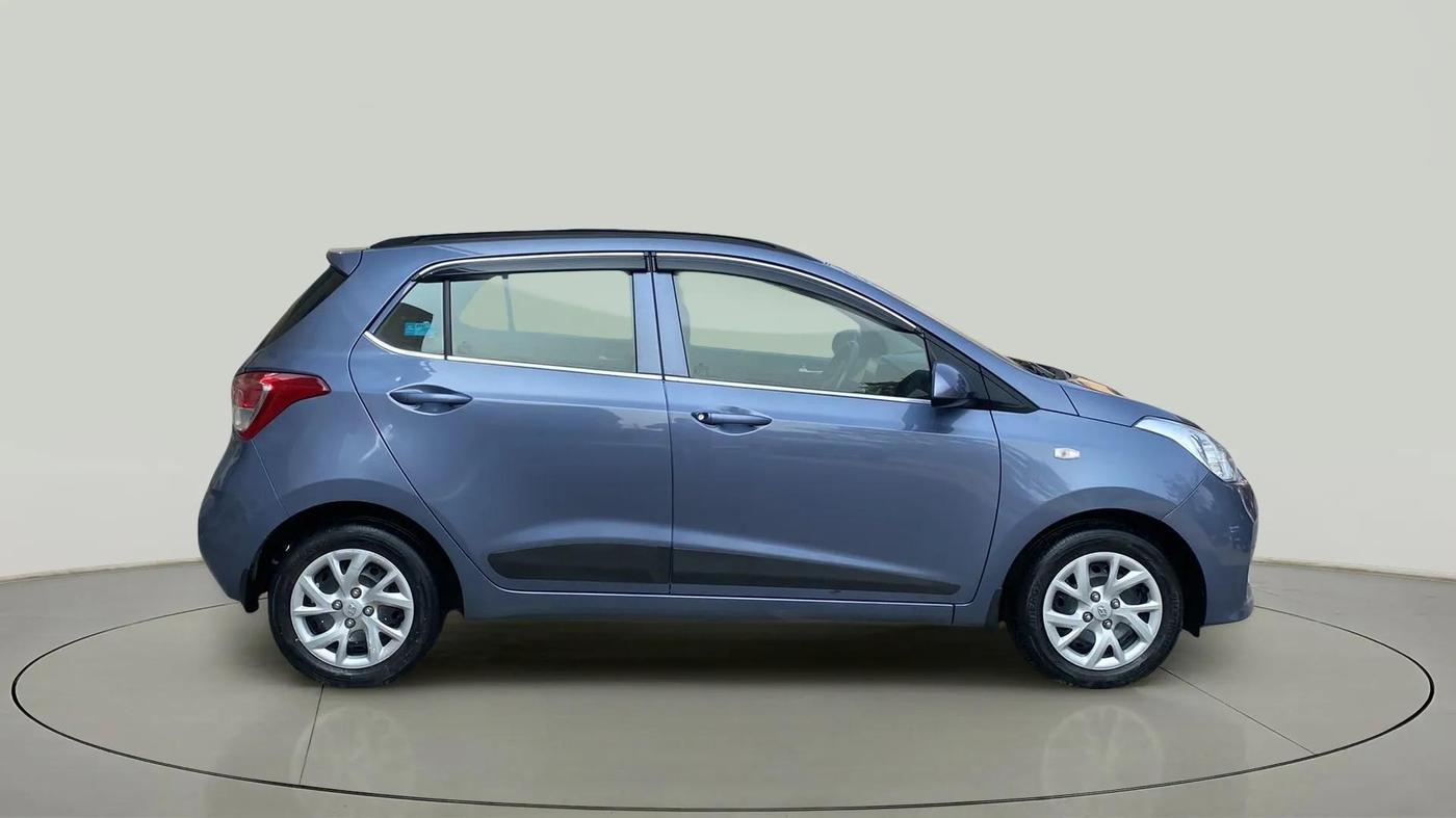 2017 Hyundai Grand i10 SPORTZ 1.2 KAPPA VTVT, Petrol, Manual, 20,897 km, Right Side View