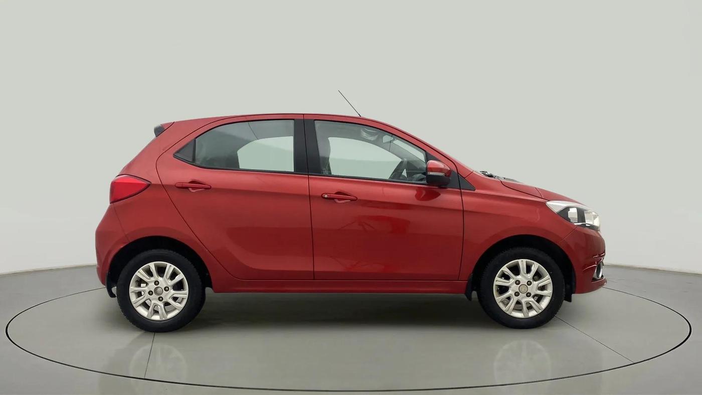 2017 Tata Tiago XZA PLUS PETROL, Petrol, Automatic, 18,326 km, Right Side View
