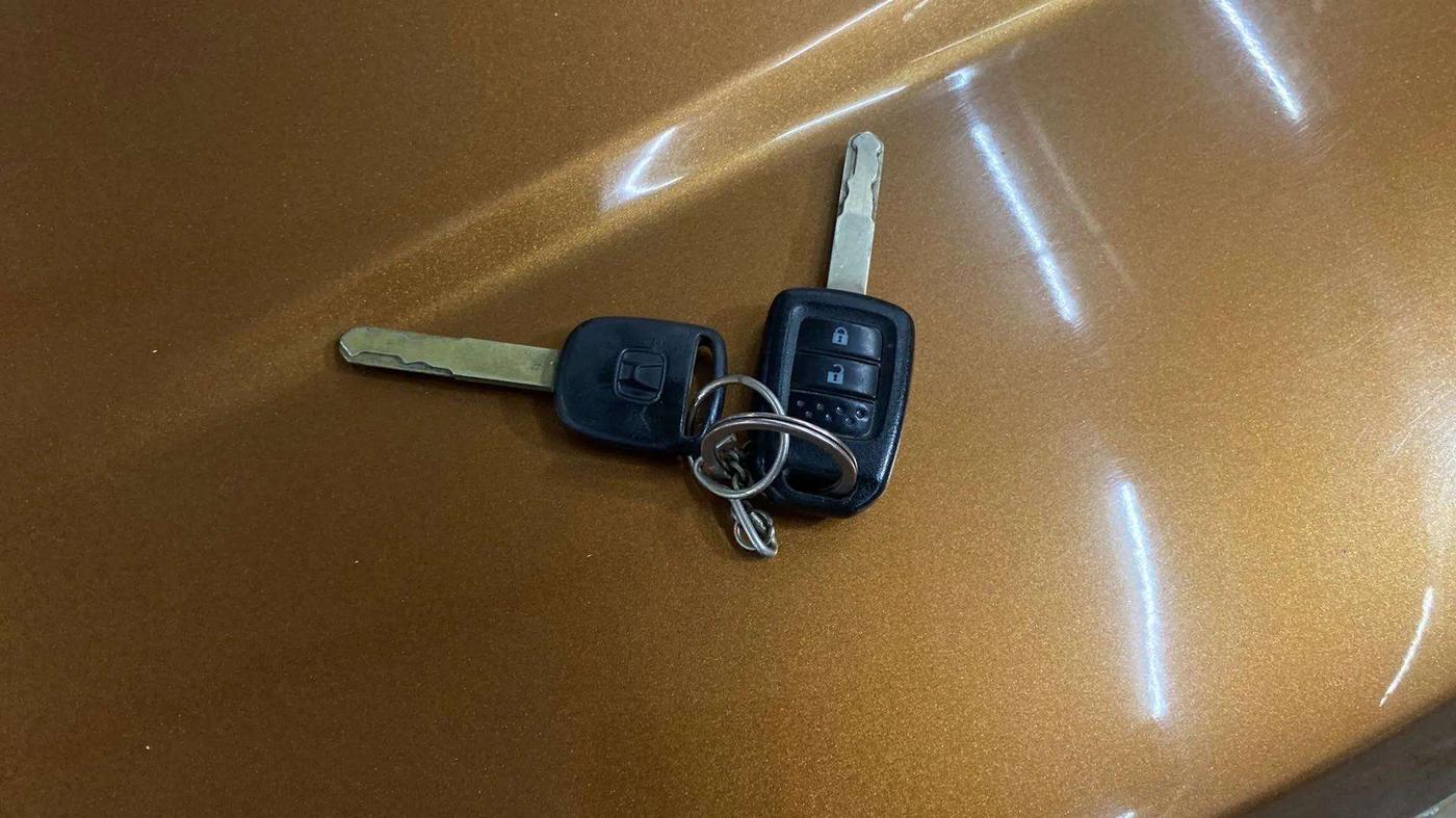 2017 Honda WR-V 1.2L I-VTEC VX MT, Petrol, Manual, 39,469 km, Key Close Up