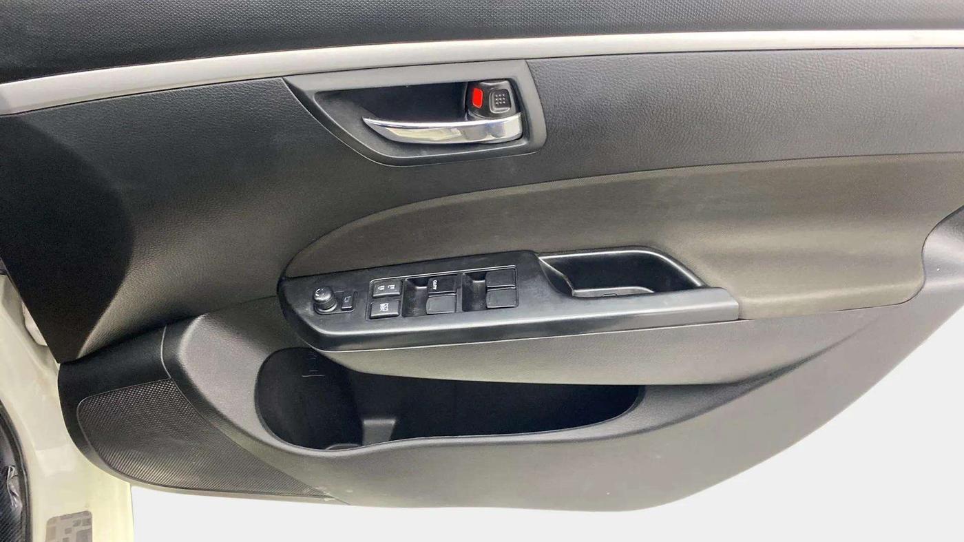 2015 Maruti Swift VXI, Petrol, Manual, 84,932 km, Driver Side Door Panels Control