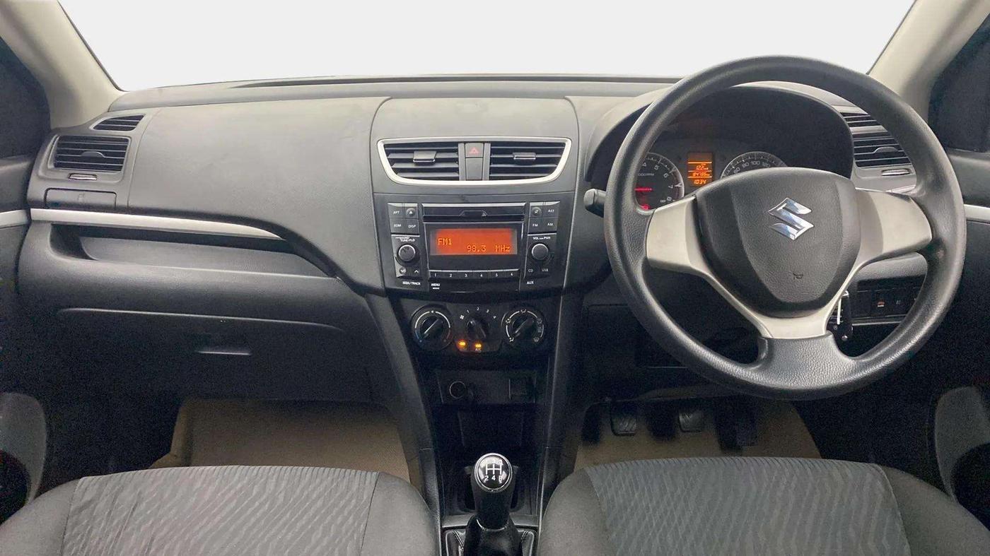 2015 Maruti Swift VXI, Petrol, Manual, 84,932 km, Dashboard