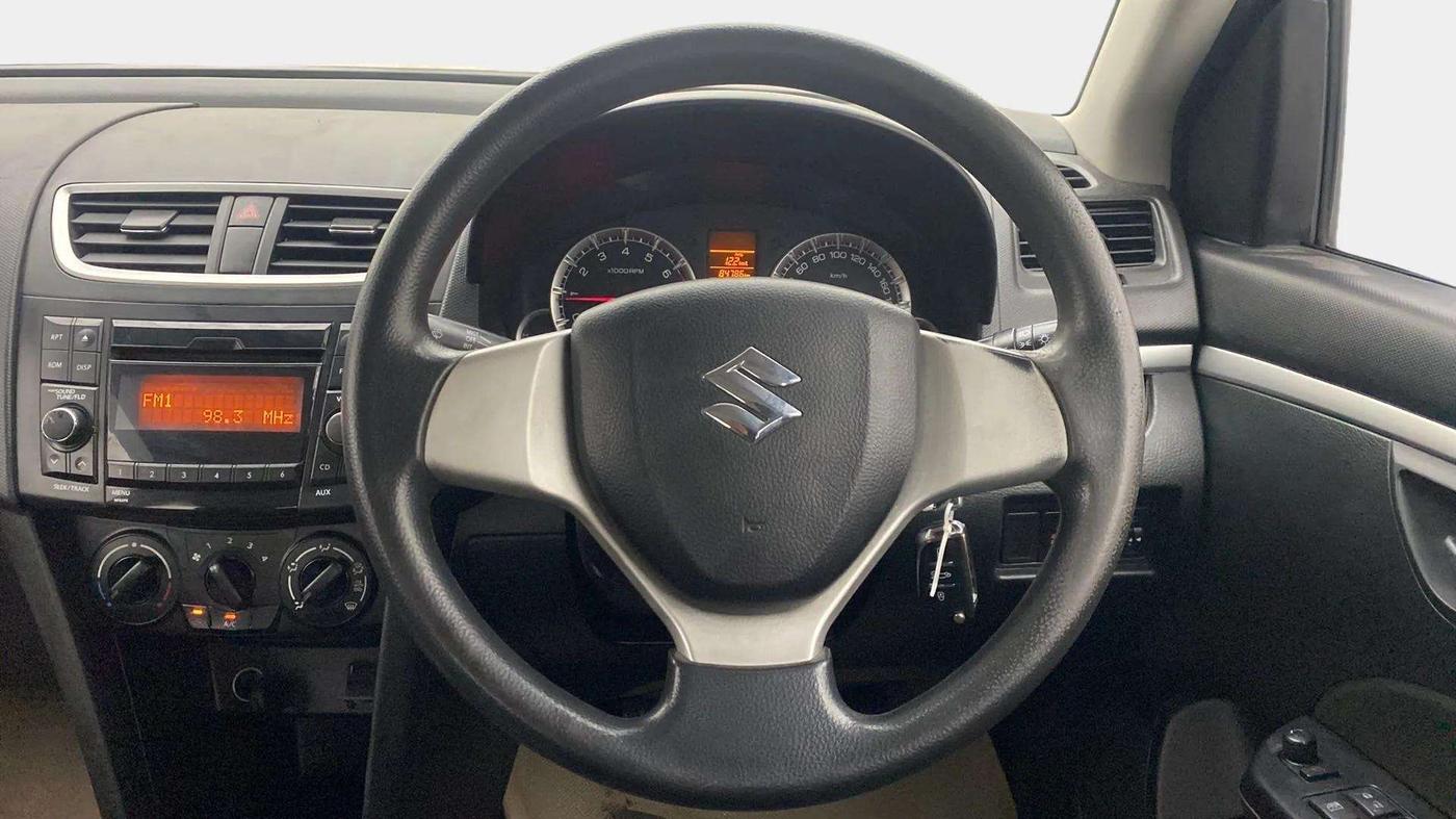 2015 Maruti Swift VXI, Petrol, Manual, 84,932 km, Steering Wheel Close Up