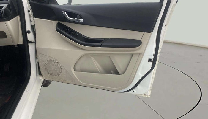 2022 Tata Tiago XZ PLUS PETROL, Petrol, Manual, 37,256 km, Driver Side Door Panels Control