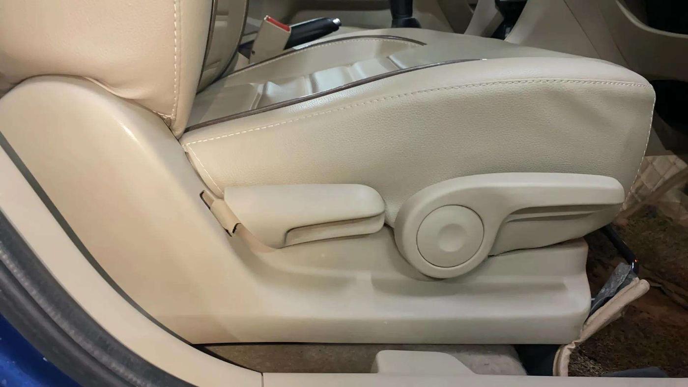 2018 Maruti Ciaz ALPHA 1.4 PETROL, Petrol, Manual, 84,652 km, Driver Side Adjustment Panel