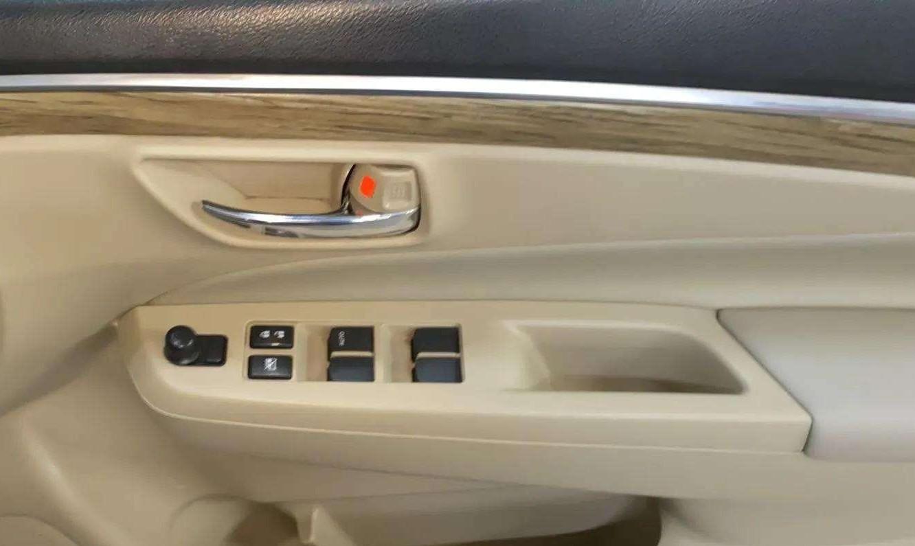 2018 Maruti Ciaz ALPHA 1.4 PETROL, Petrol, Manual, 84,652 km, Driver Side Door Panels Control