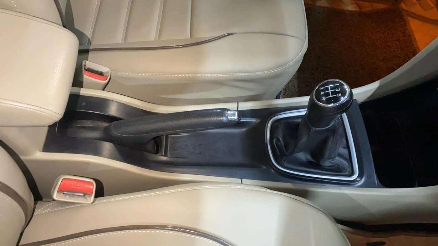 2018 Maruti Ciaz ALPHA 1.4 PETROL, Petrol, Manual, 84,652 km, Gear Lever