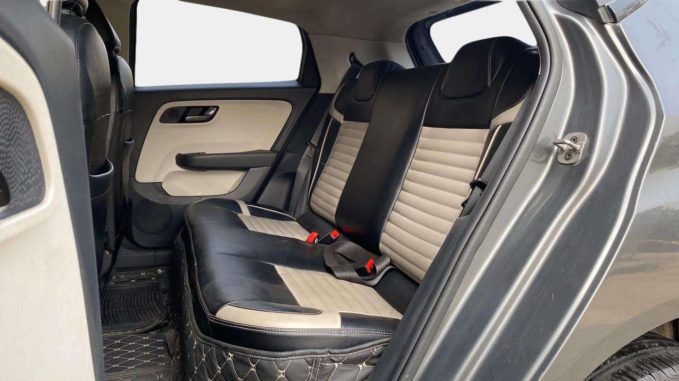 2022 Tata ALTROZ XM PLUS PETROL, Petrol, Manual, 39,219 km, Right Side Rear Door Cabin