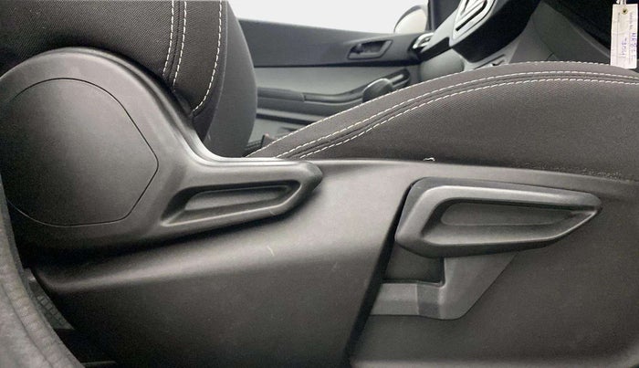 2020 Tata Tiago XZ PETROL, Petrol, Manual, 61,970 km, Driver Side Adjustment Panel