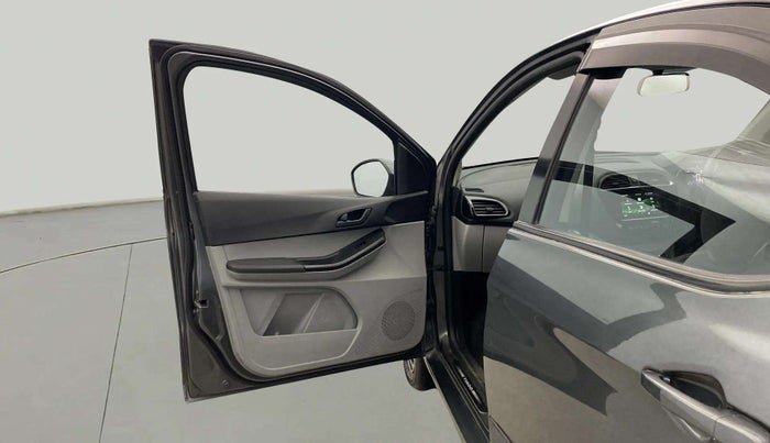 2020 Tata Tiago XZ PETROL, Petrol, Manual, 61,970 km, LHS Front Door