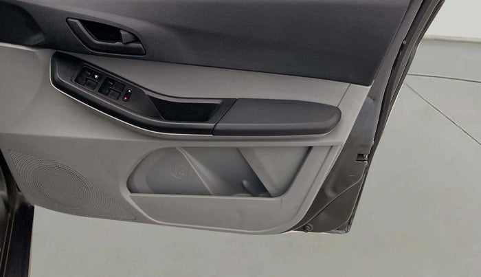 2020 Tata Tiago XZ PETROL, Petrol, Manual, 61,970 km, Driver Side Door Panels Control