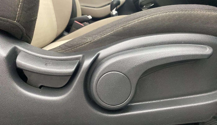 2018 Hyundai Elite i20 ASTA 1.2 (O), Petrol, Manual, 32,261 km, Driver Side Adjustment Panel