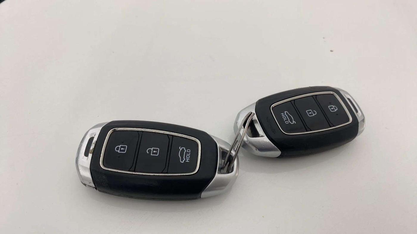 2018 Hyundai Verna 1.6 VTVT SX O, Petrol, Manual, 84,773 km, Key Close Up