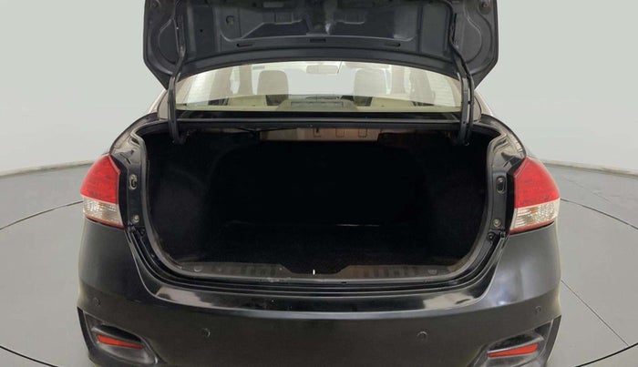 2015 Maruti Ciaz ZXI, Petrol, Manual, 74,838 km, Boot Inside