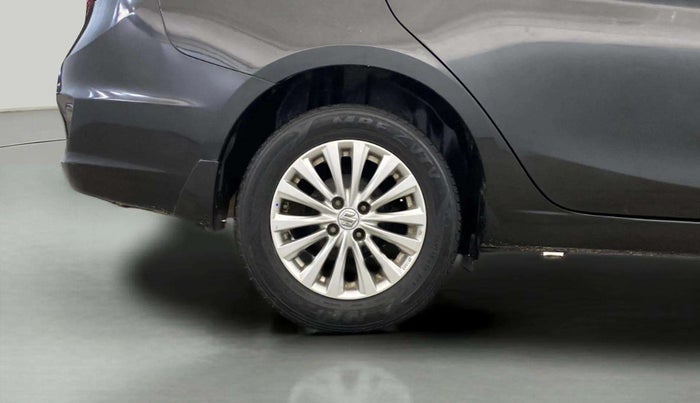 2015 Maruti Ciaz ZXI, Petrol, Manual, 74,838 km, Right Rear Wheel