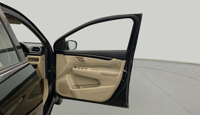 2015 Maruti Ciaz ZXI, Petrol, Manual, 74,838 km, RHS Front Door