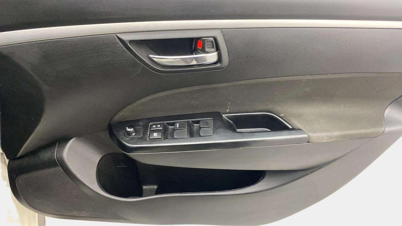 2014 Maruti Swift VXI, Petrol, Manual, 48,886 km, Driver Side Door Panels Control