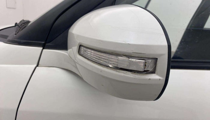 2014 Maruti Swift VXI, Petrol, Manual, 48,886 km, Left rear-view mirror - Indicator light has minor damage