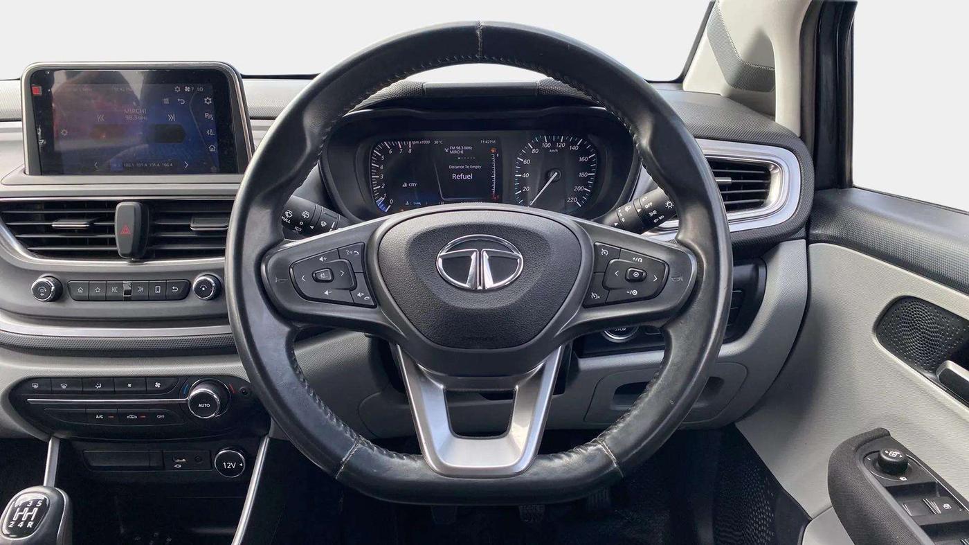 2020 Tata ALTROZ XZ PETROL, Petrol, Manual, 12,535 km, Steering Wheel Close Up