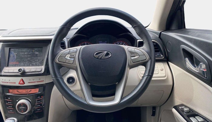 2022 Mahindra XUV300 W8 (O) 1.5 DIESEL, Diesel, Manual, 49,428 km, Steering Wheel Close Up