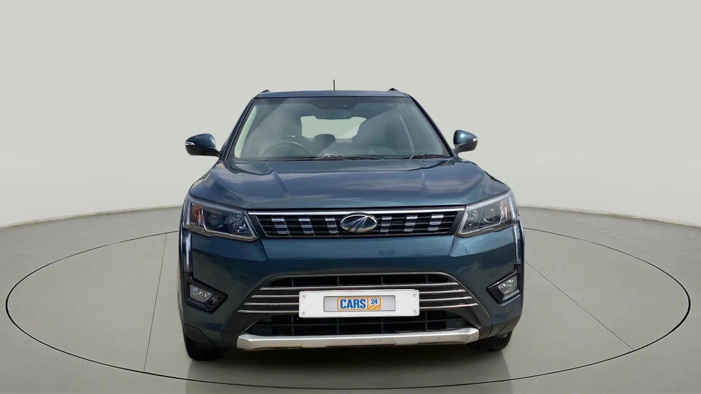 2022 Mahindra XUV300 W8 (O) 1.5 DIESEL, Diesel, Manual, 49,428 km, Front