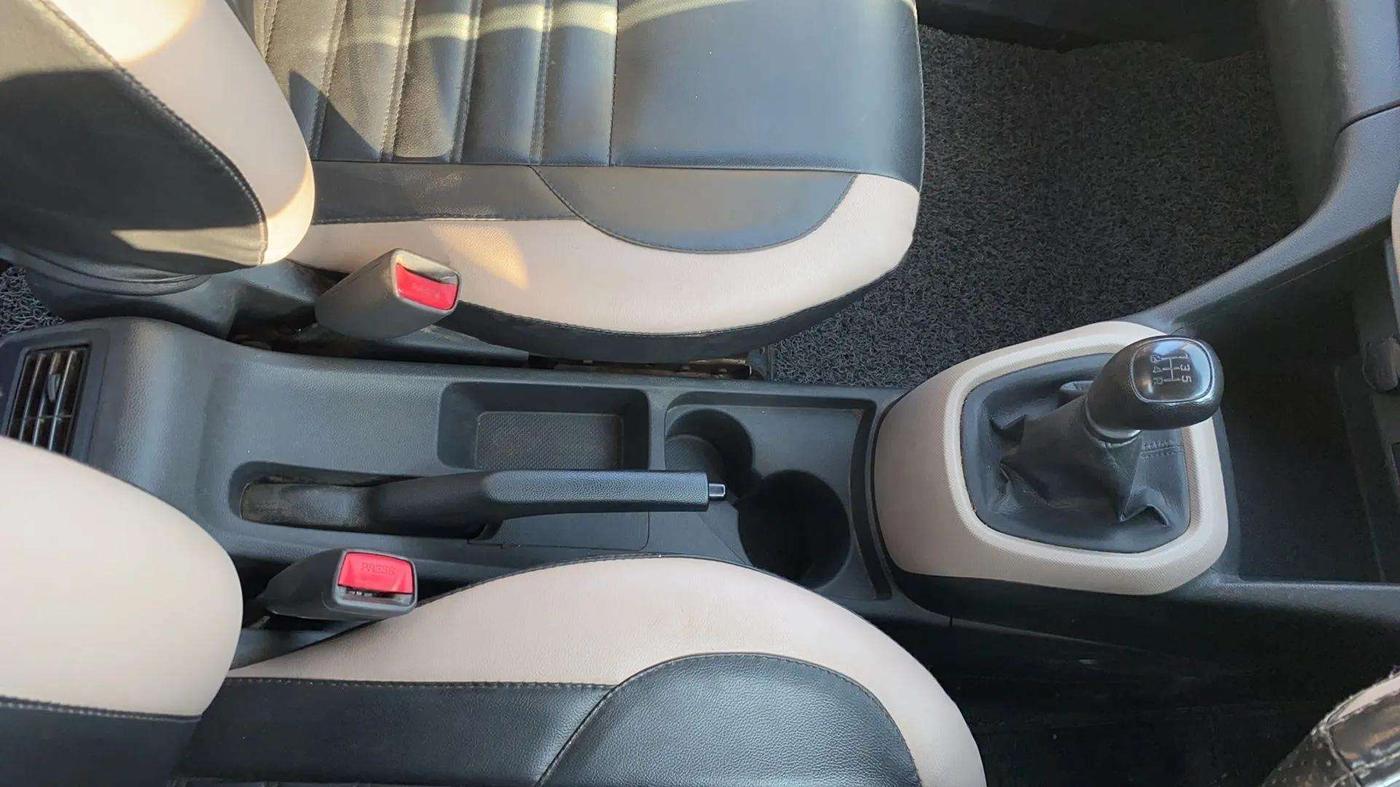 2018 Hyundai Grand i10 MAGNA 1.2 KAPPA VTVT, CNG, Manual, 56,682 km, Gear Lever