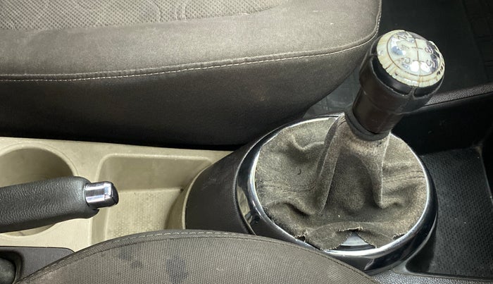 2011 Hyundai i20 ASTA 1.2, Petrol, Manual, 89,666 km, Gear Lever