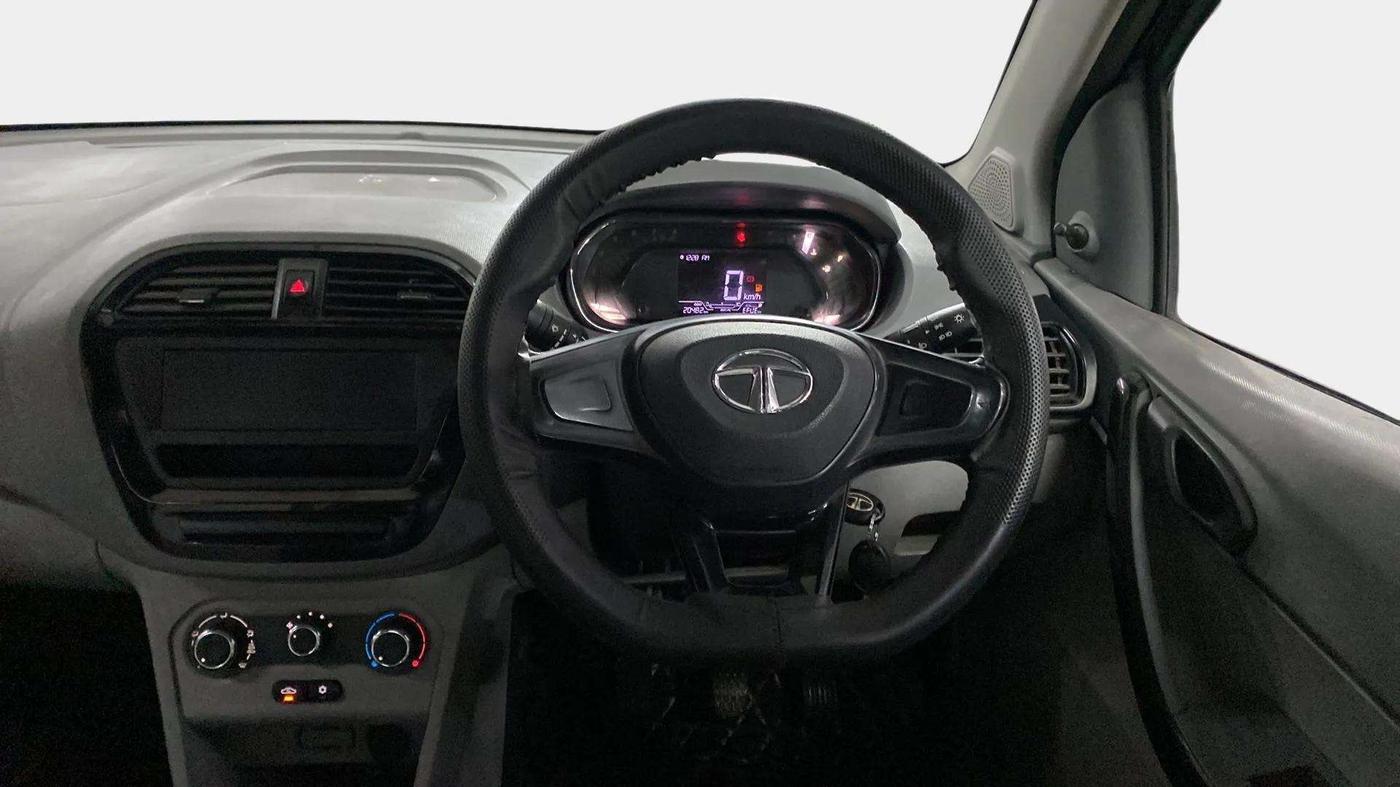 2020 Tata TIGOR XE PETROL, Petrol, Manual, 20,530 km, Steering Wheel Close Up