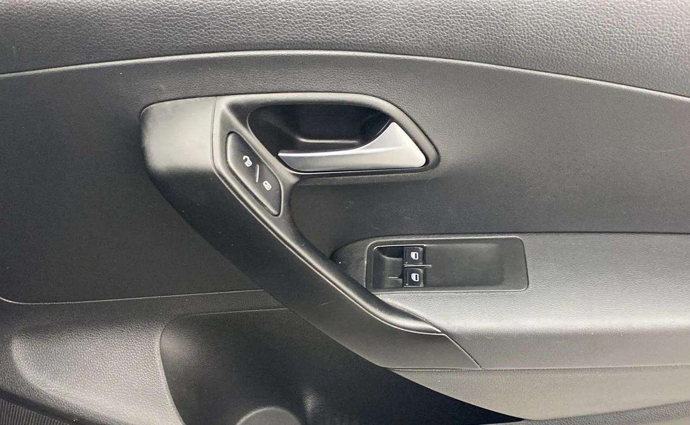 2017 Volkswagen Ameo TRENDLINE 1.2L, Petrol, Manual, 50,051 km, Driver Side Door Panels Control