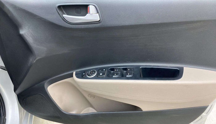 2017 Hyundai Grand i10 SPORTZ (O) AT 1.2 KAPPA VTVT, Petrol, Automatic, 92,752 km, Driver Side Door Panels Control