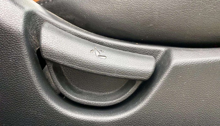 2017 Hyundai Grand i10 SPORTZ (O) AT 1.2 KAPPA VTVT, Petrol, Automatic, 92,752 km, Driver Side Adjustment Panel