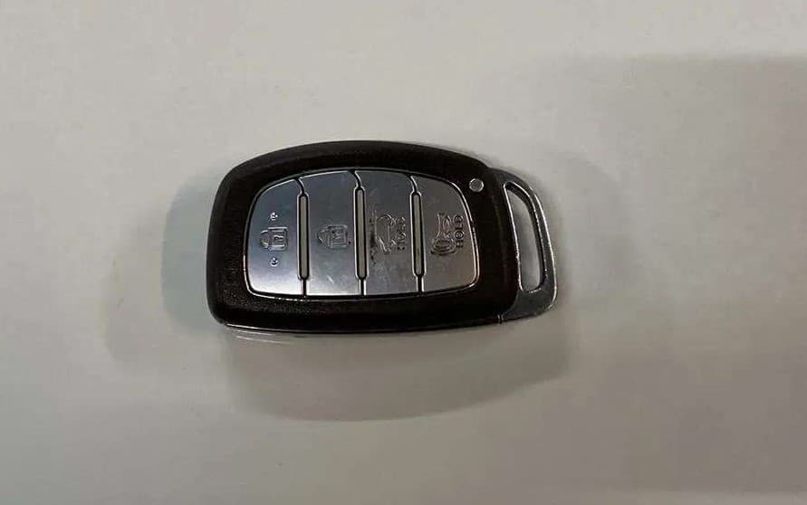 2022 Hyundai NEW I20 ASTA (O) 1.2 MT, Petrol, Manual, 46,984 km, Key Close Up