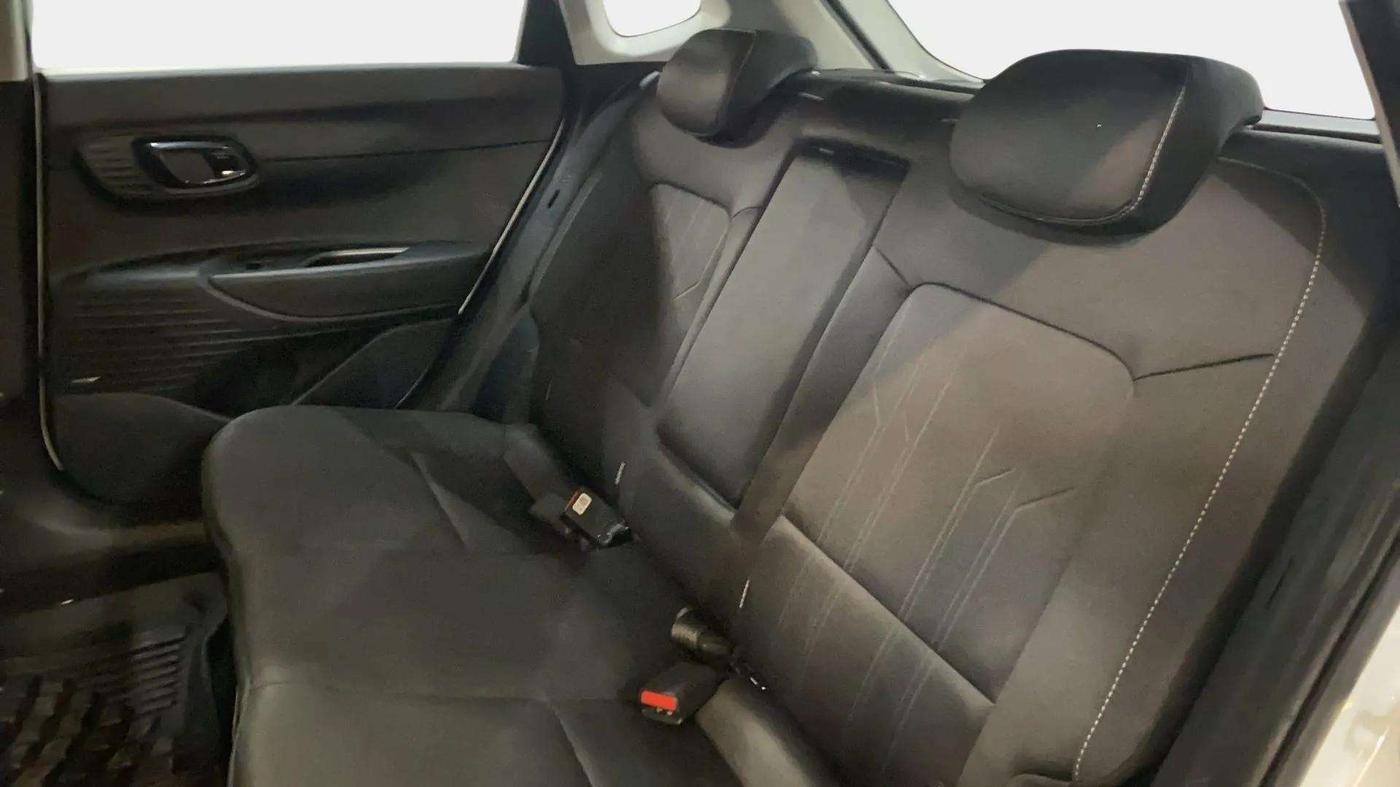 2022 Hyundai NEW I20 ASTA (O) 1.2 MT, Petrol, Manual, 46,984 km, Right Side Rear Door Cabin