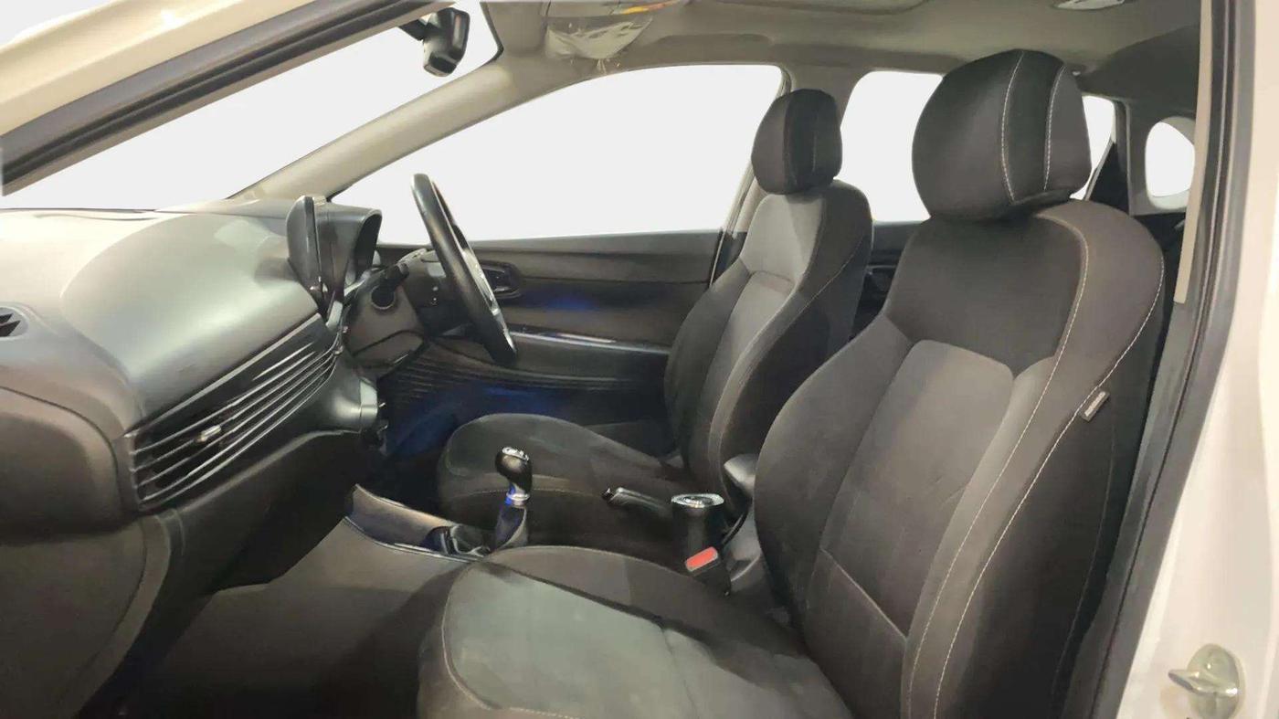 2022 Hyundai NEW I20 ASTA (O) 1.2 MT, Petrol, Manual, 46,984 km, Right Side Front Door Cabin