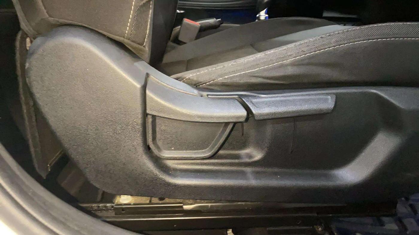 2022 Hyundai NEW I20 ASTA (O) 1.2 MT, Petrol, Manual, 46,984 km, Driver Side Adjustment Panel