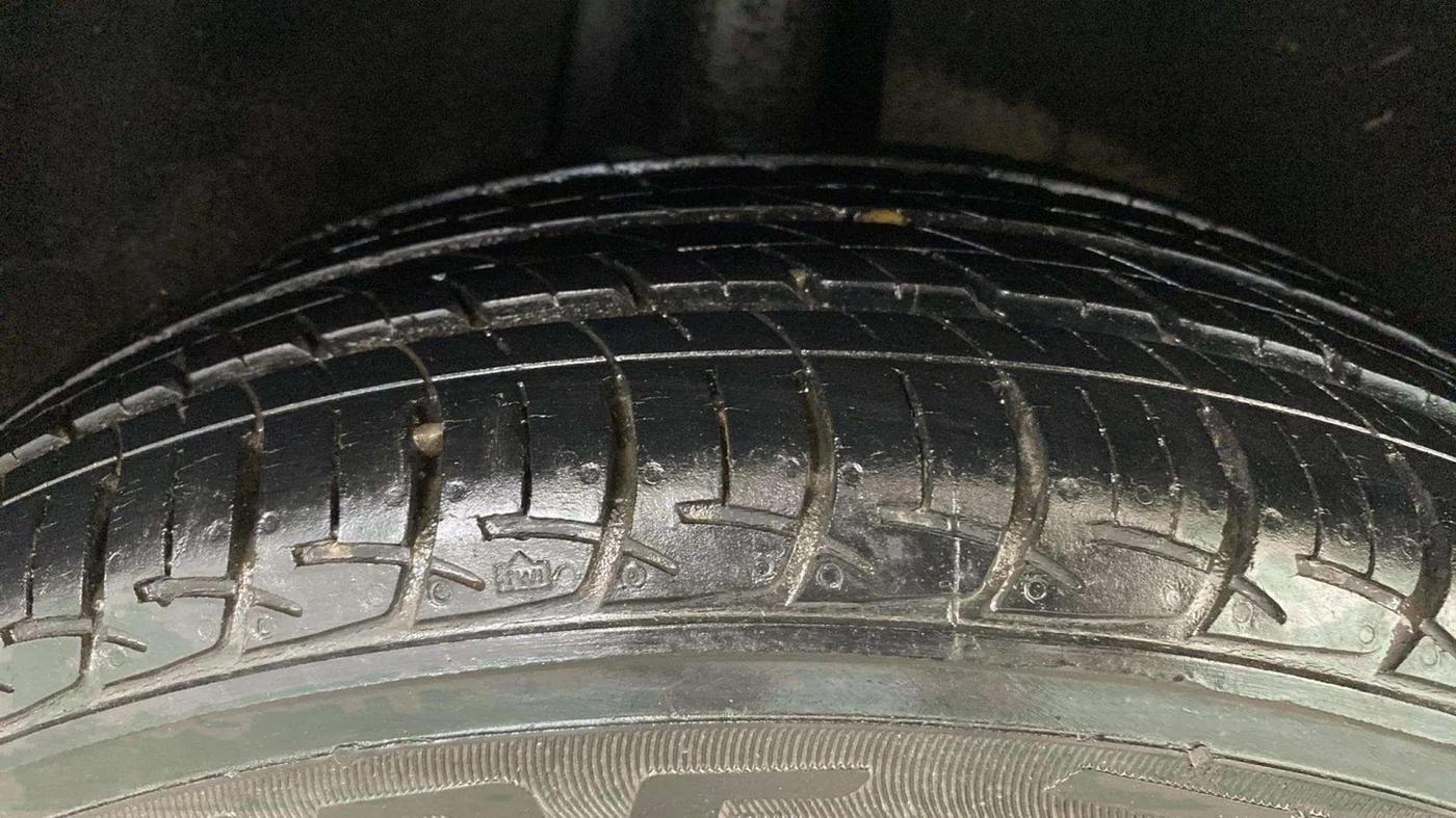 2018 Maruti Baleno DELTA PETROL 1.2, Petrol, Manual, 10,550 km, Left Rear Tyre Tread