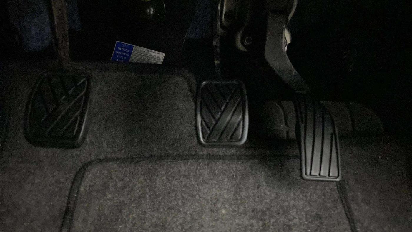 2017 Maruti Swift LXI (O), Petrol, Manual, 30,070 km, Pedals