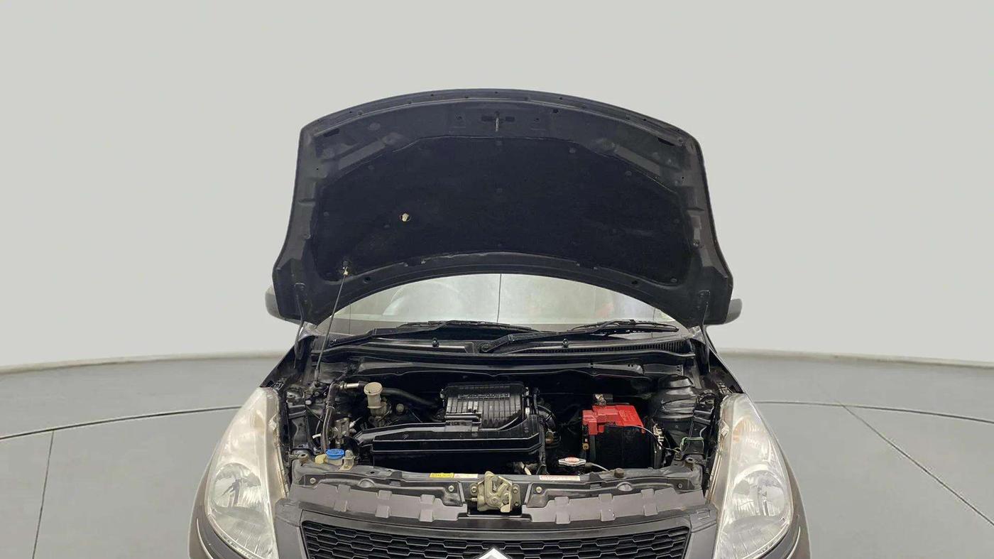 2017 Maruti Swift LXI (O), Petrol, Manual, 30,070 km, Open Bonet