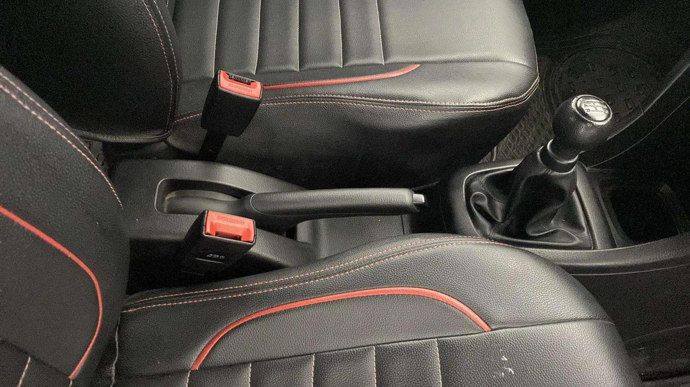 2017 Maruti Swift LXI (O), Petrol, Manual, 30,070 km, Gear Lever