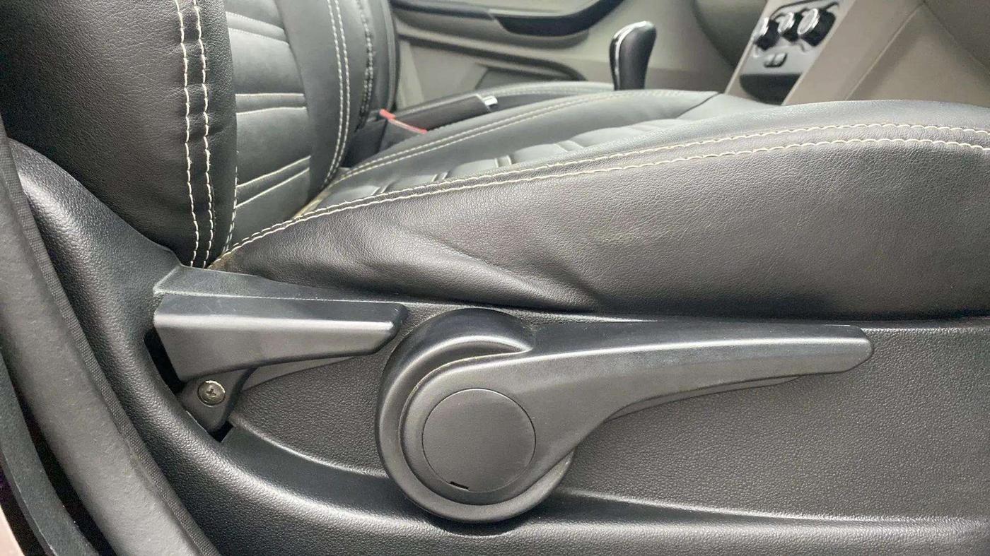 2017 Tata Tiago XZ PETROL, Petrol, Manual, 22,787 km, Driver Side Adjustment Panel