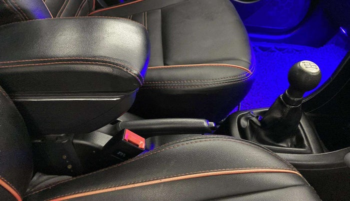 2017 Maruti Swift LXI (O), Petrol, Manual, 78,421 km, Gear Lever
