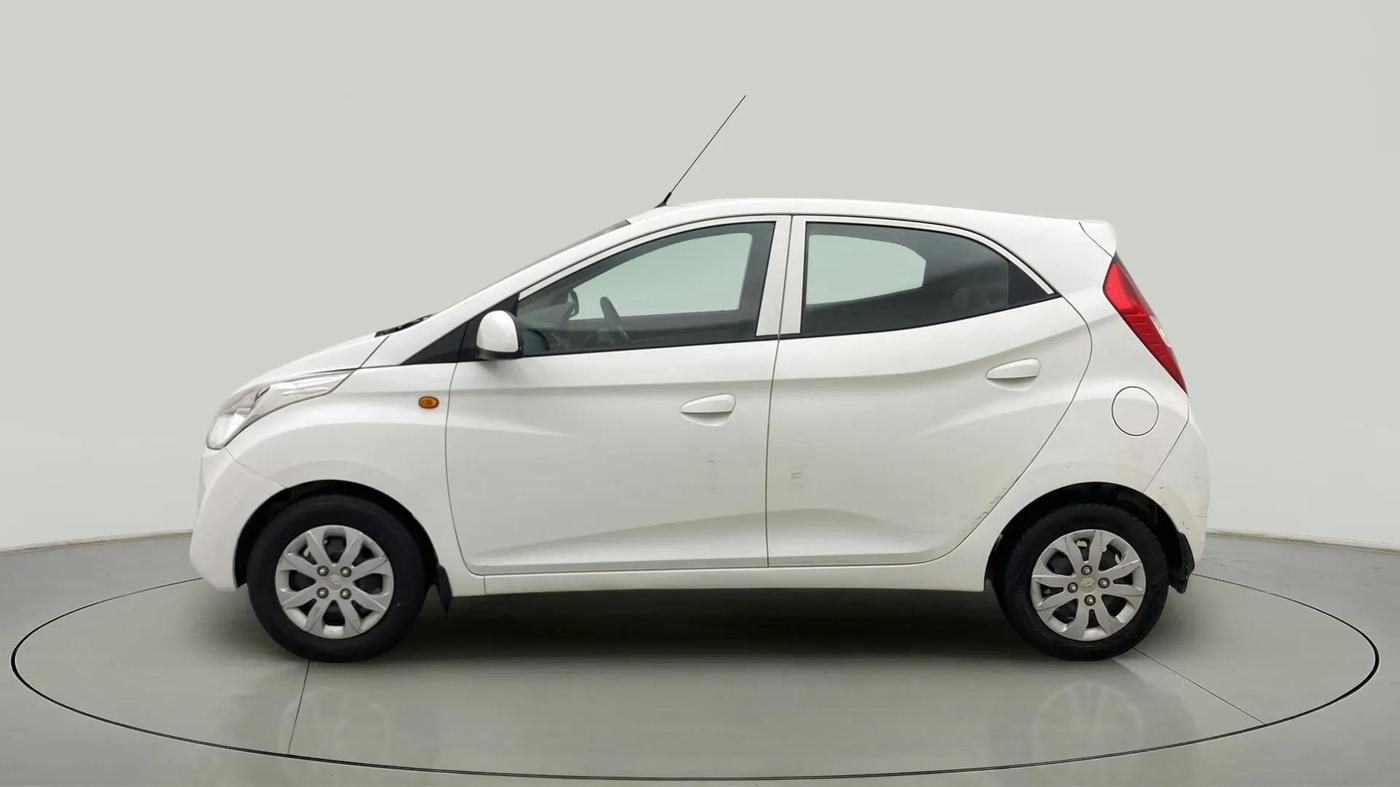 2016 Hyundai Eon SPORTZ, Petrol, Manual, 40,600 km, Left Side