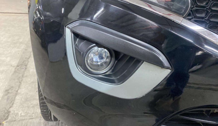 2019 Tata NEXON KRAZ PLUS AMT PETROL, Petrol, Automatic, 77,248 km, Right fog light - Fog light not working