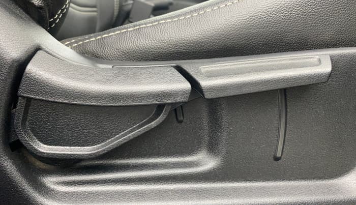 2022 Hyundai VENUE S+ 1.2, Petrol, Manual, 19,160 km, Driver Side Adjustment Panel