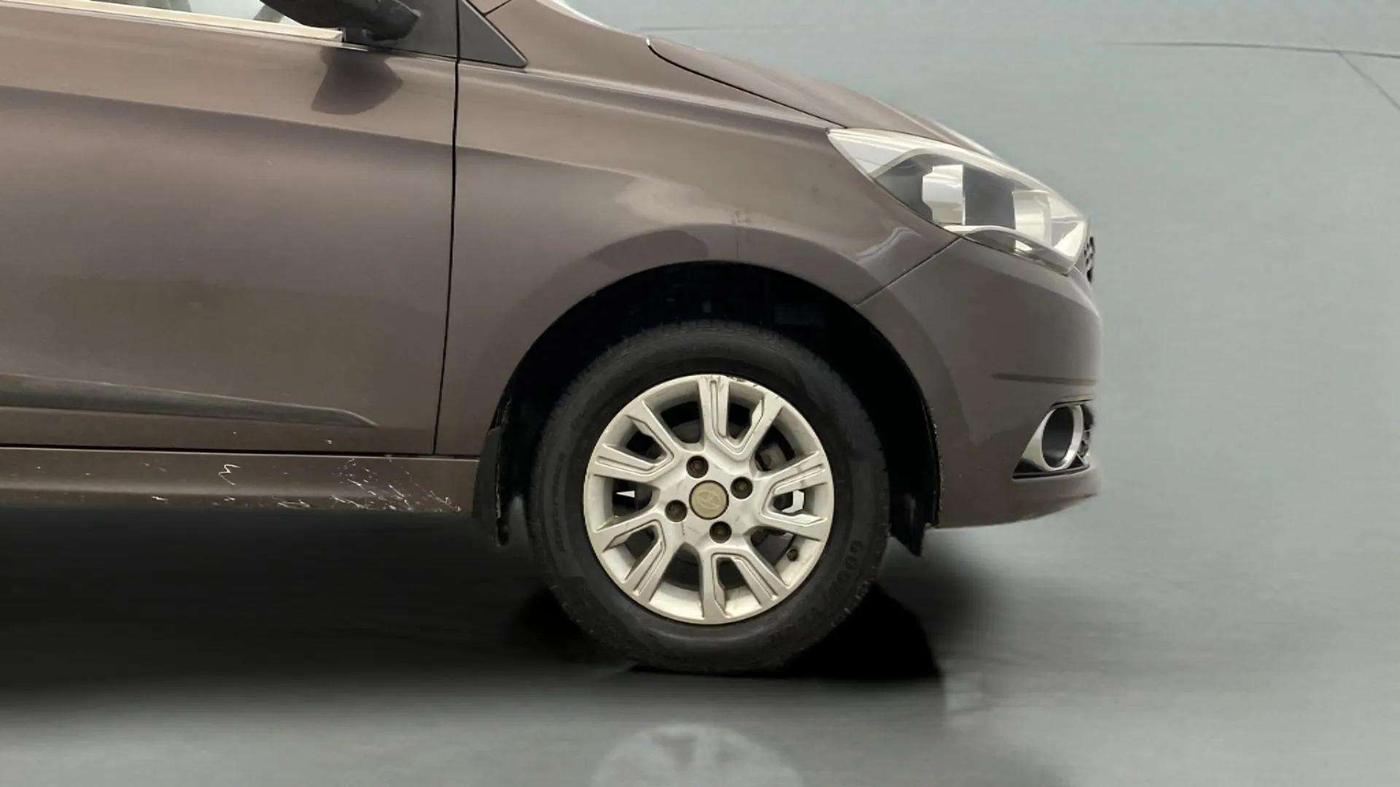 2018 Tata Tiago XZ PETROL, Petrol, Manual, 85,885 km, Right Front Wheel