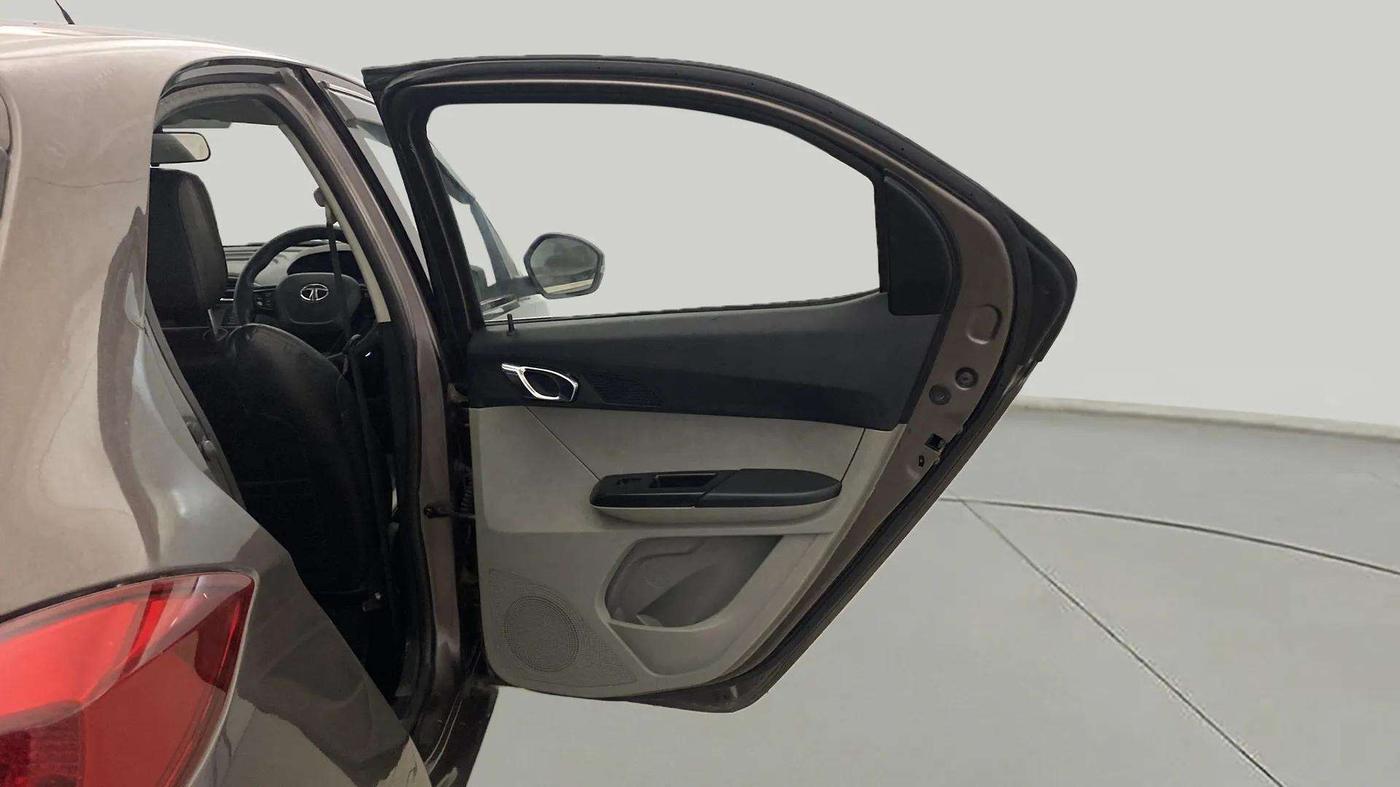 2018 Tata Tiago XZ PETROL, Petrol, Manual, 85,885 km, RHS Rear Door