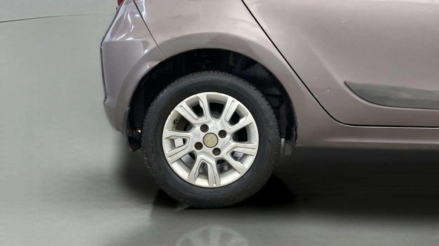 2018 Tata Tiago XZ PETROL, Petrol, Manual, 85,885 km, Right Rear Wheel