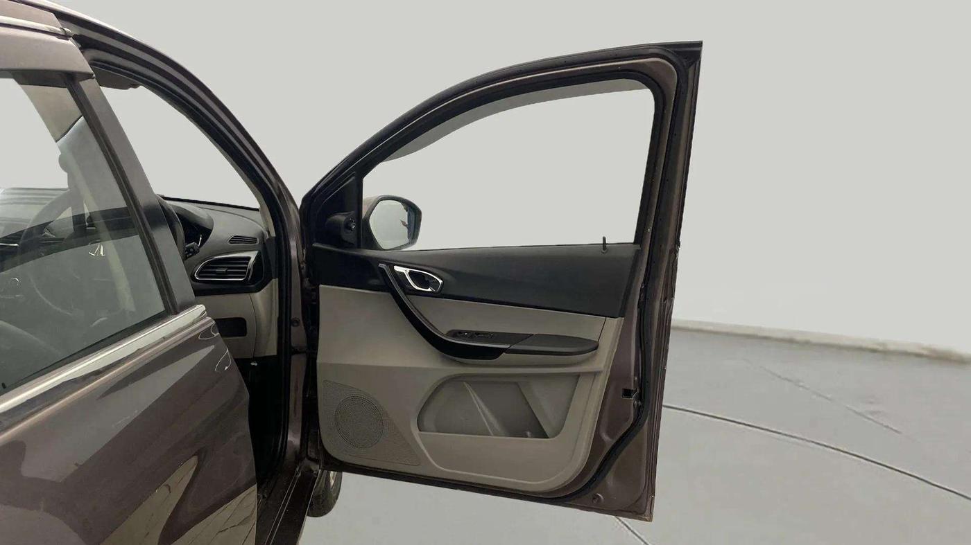 2018 Tata Tiago XZ PETROL, Petrol, Manual, 85,885 km, LHS Front Door