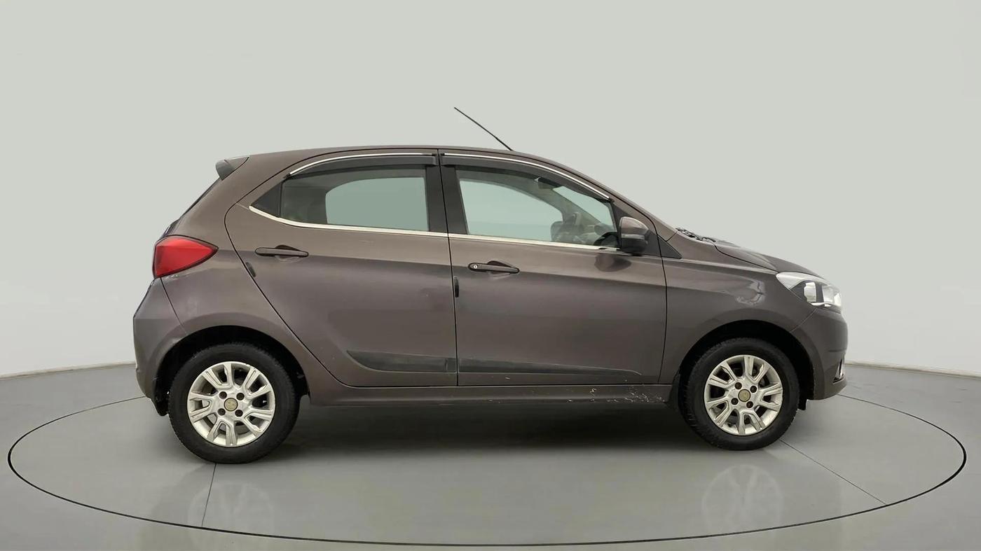 2018 Tata Tiago XZ PETROL, Petrol, Manual, 85,885 km, Right Side View