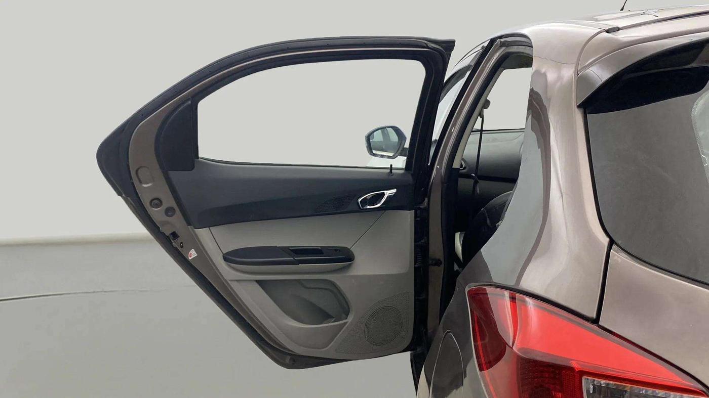 2018 Tata Tiago XZ PETROL, Petrol, Manual, 85,885 km, LHS Rear Door