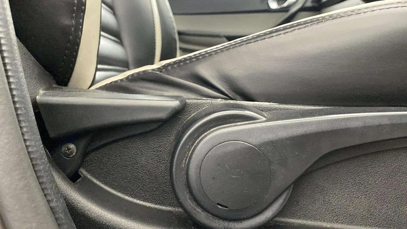 2018 Tata Tiago XZ PETROL, Petrol, Manual, 85,885 km, Driver Side Adjustment Panel
